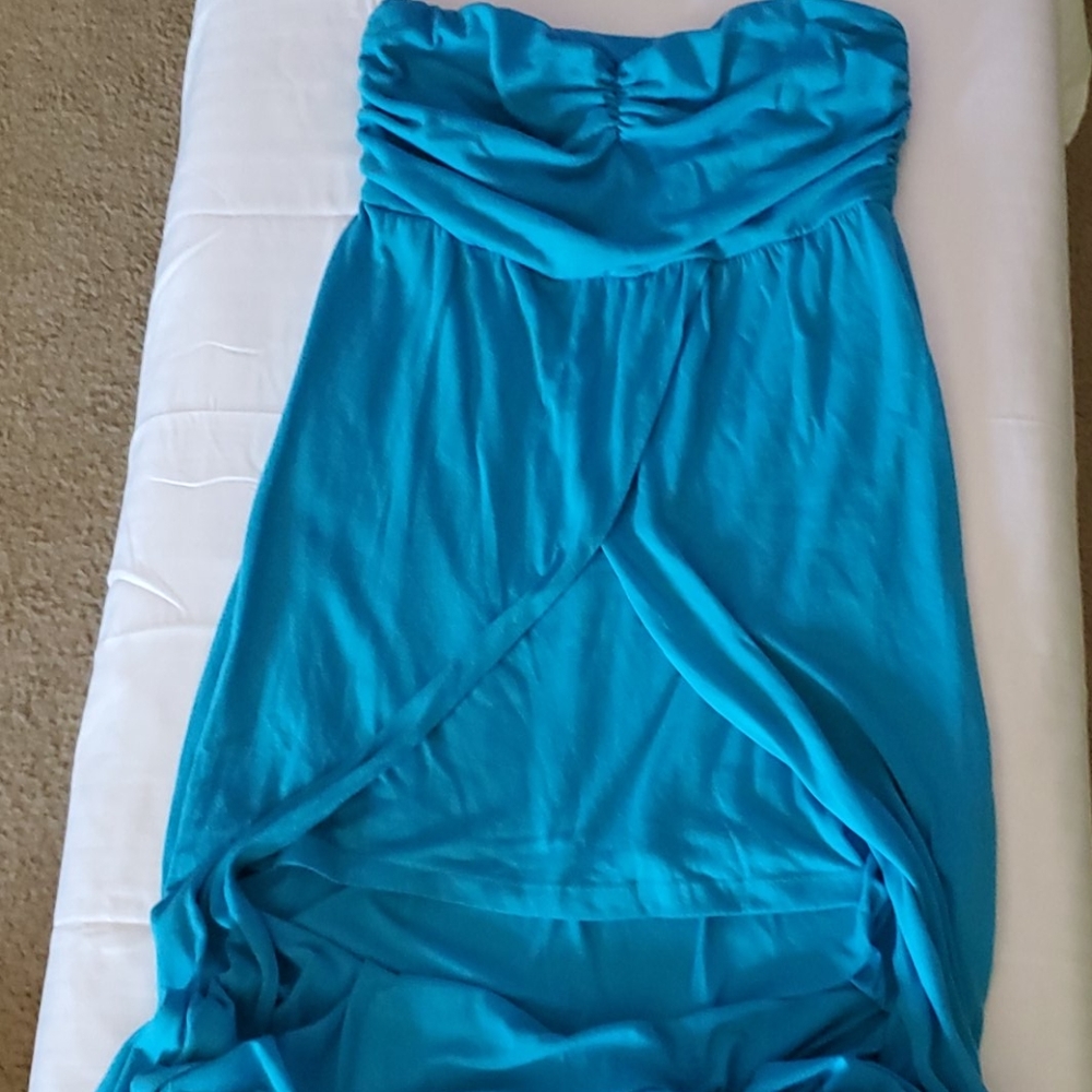 Women's dresses - Picture 3 of 4